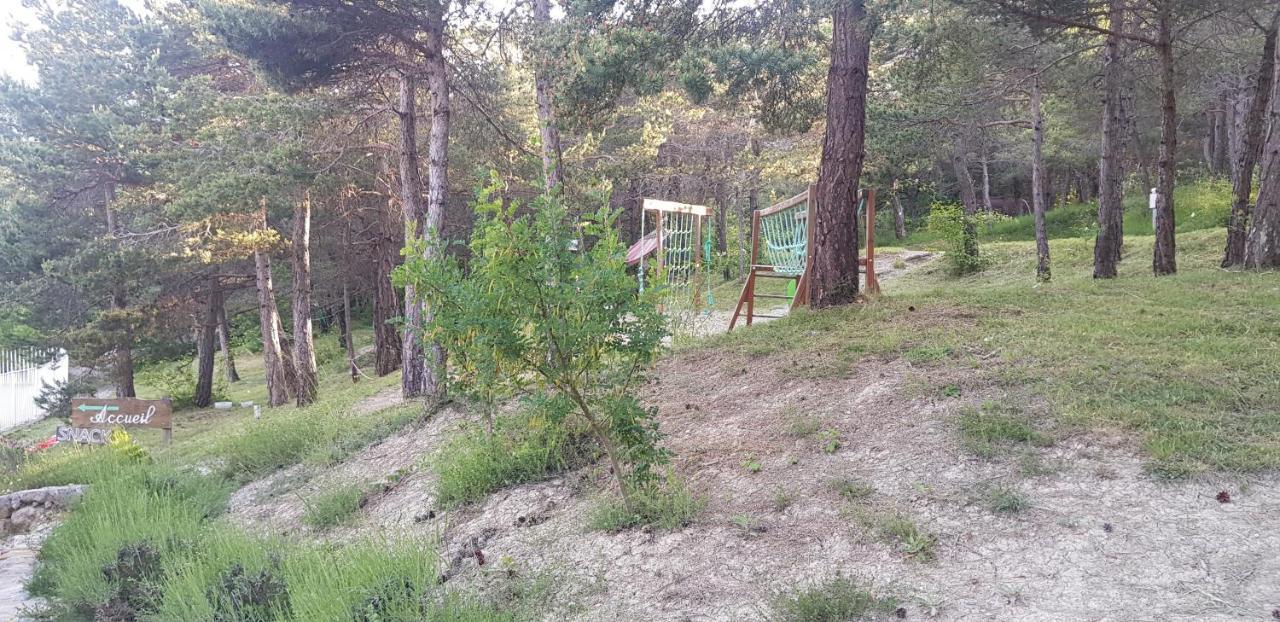Camping La Chabannerie Saint-Martin-de-Clelles Exterior photo